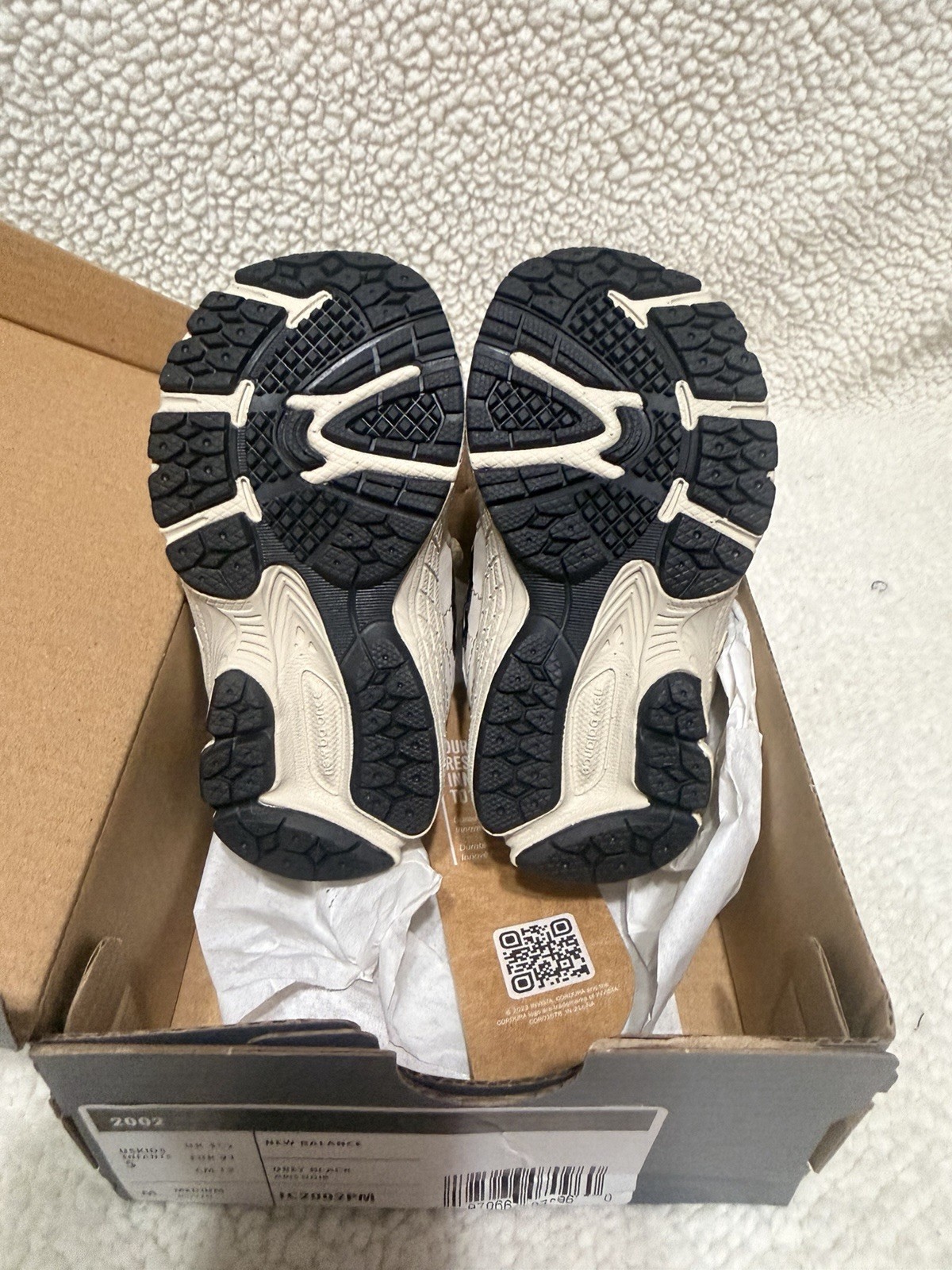 New Balance 2002R Unisex Kids Athletic Sneakers US 5 M Gray/Black IC2002PM