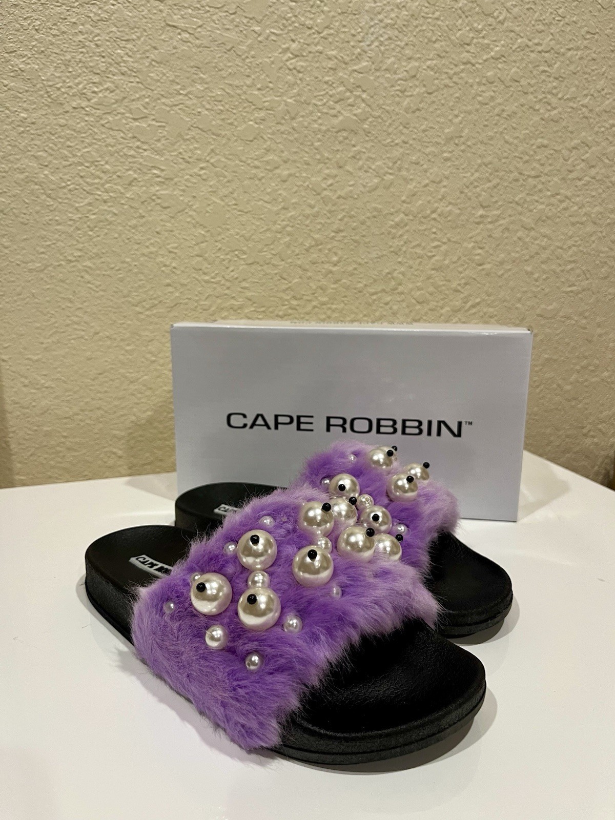 Cape Robbin Moira Women Slip On Skids Sandal Purple Faux Fur & Pearl Accent