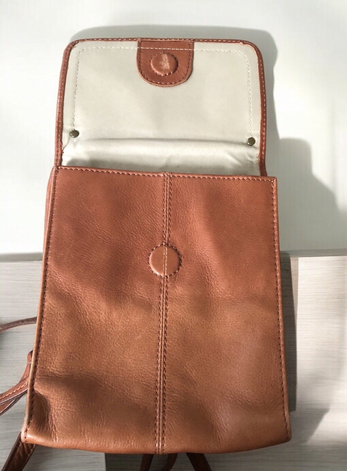 American Leather Co. Brandy RFID Leather Crossbody Kansas Smooth Small