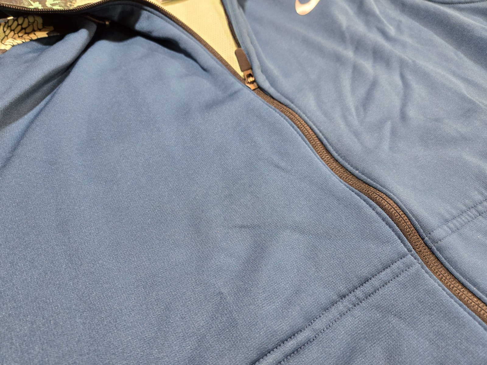 Excellent Condition Mens 2XLNike Therma-Fit long Sleeve with Hood!!! Great Deal!