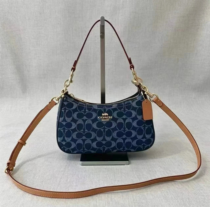 Coach CAF82 Denim/Natural Teri Shoulder Bag Signature Denim Outlet Free Shipping