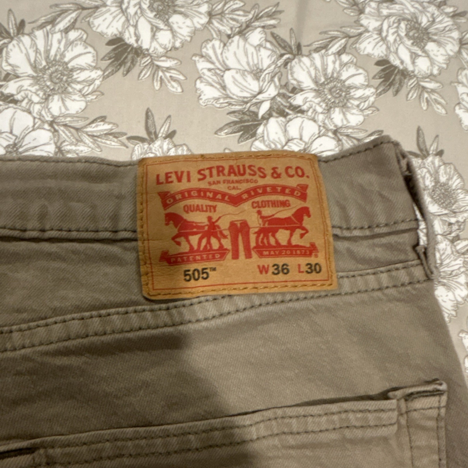 Levi’s Straight Beige Cotton Denim Jeans Regular Fit 505 Series Classic Men’s