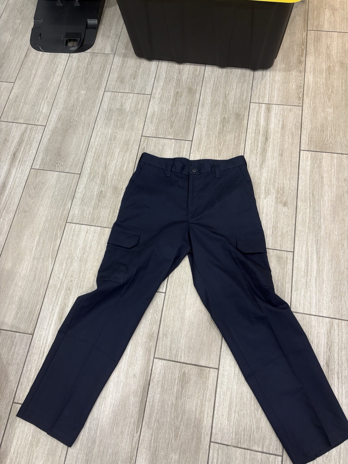 (2) cintas comfort flex pro work pants