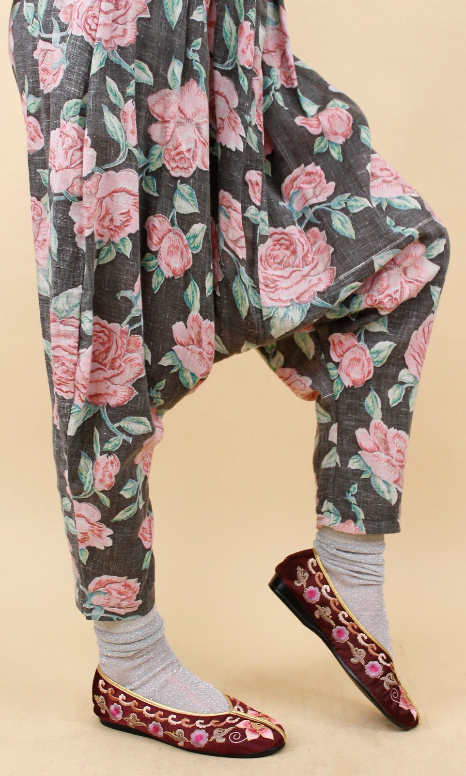 80s Vtg Gauzy Cotton Rose Print Black Pink Floral Drop Crotch Pant Set W27-30″