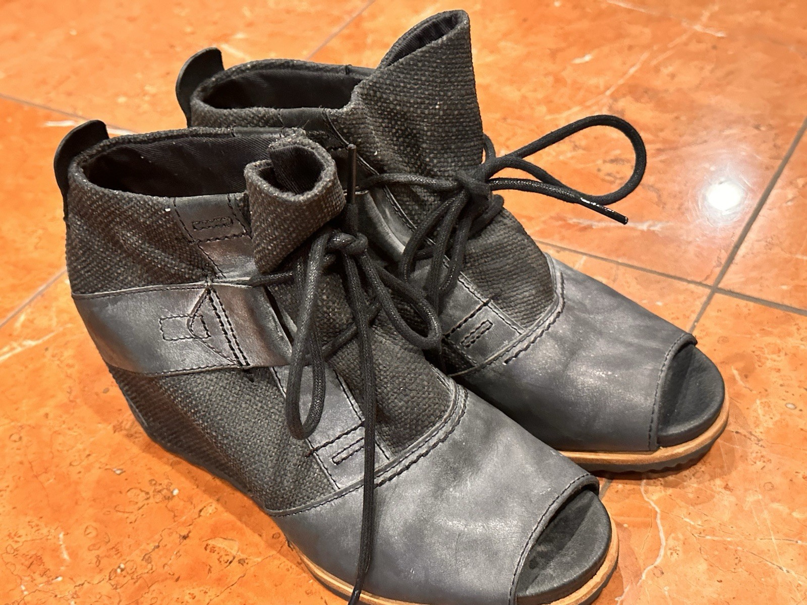 Sorel Lake Open Toe Ankle Bootie Boot Black Leather & Jute Hidden Wedge 7 38 M