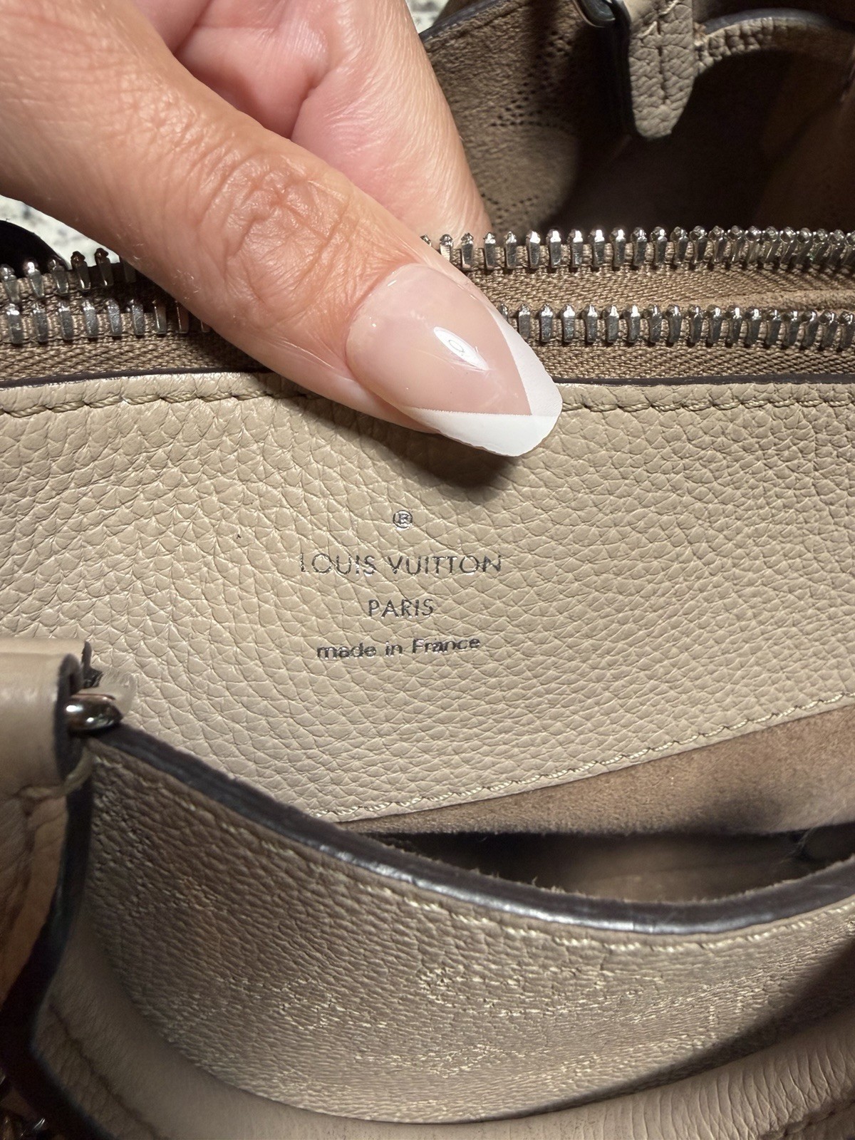Louis Vuitton Bella Tote Mahina Beige Drawstring/Zip Chain Strap Small w/Box