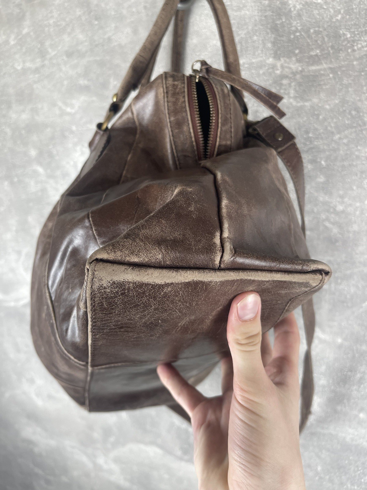 Vintge avant garde artisan italian faded leather brown tote bag