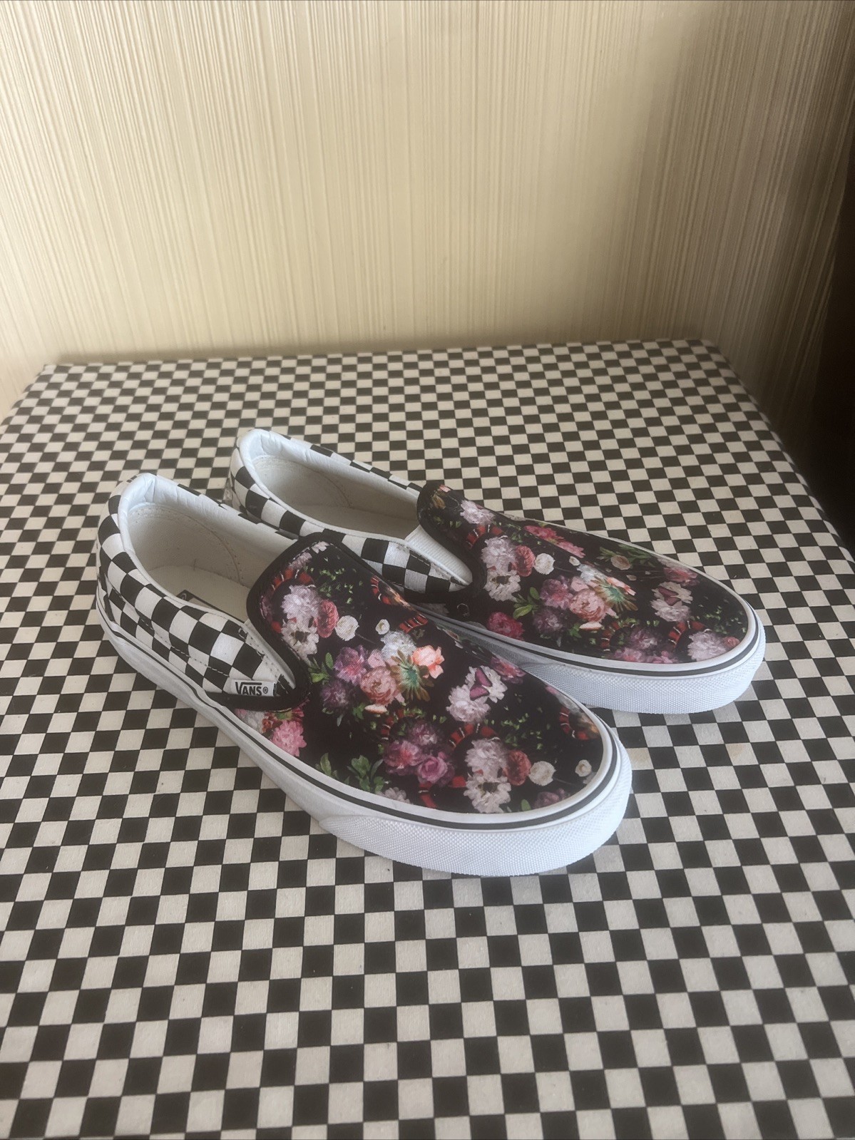 Vans Slip On Flowers Size 9 Men Color Multi Color