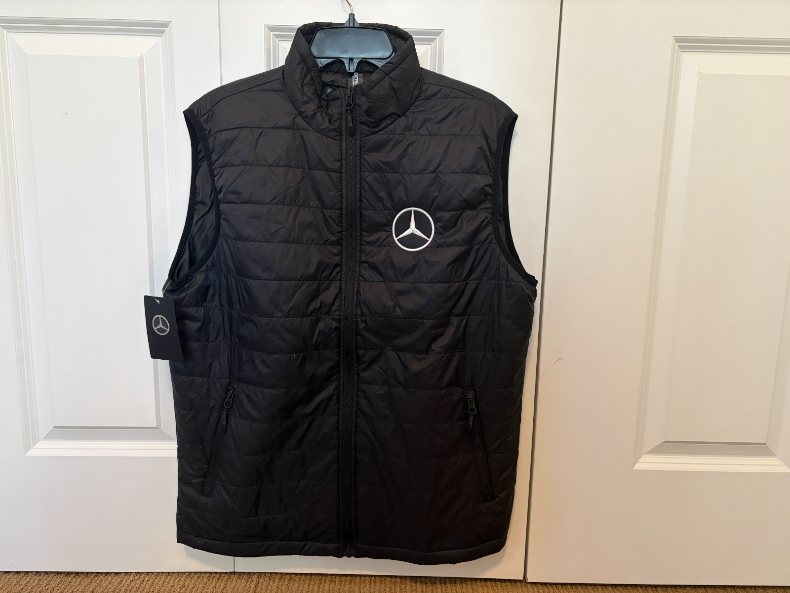 **NEW** Mercedes-Benz Puffer Vest Size Small Black Full Zip Embroidered Logo