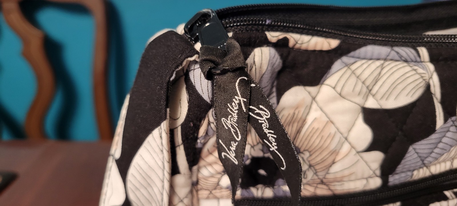 Vera Bradley Black & White Floral Crossbody Bag Zip Closure Lined Inner Pockets