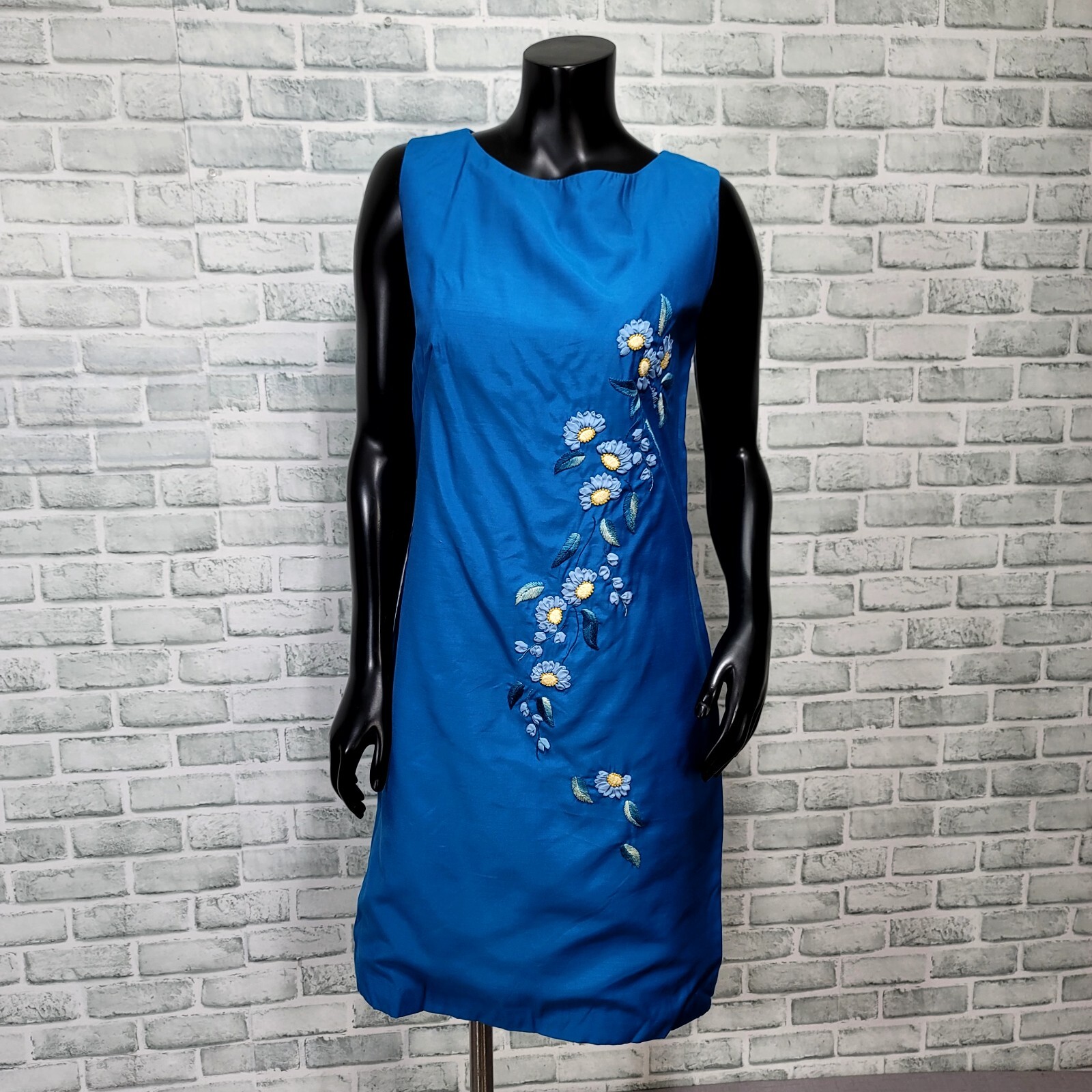 Vintage 60s Handmade Blue Floral Embroidery Applique Sleeveless Mod Shift Dress
