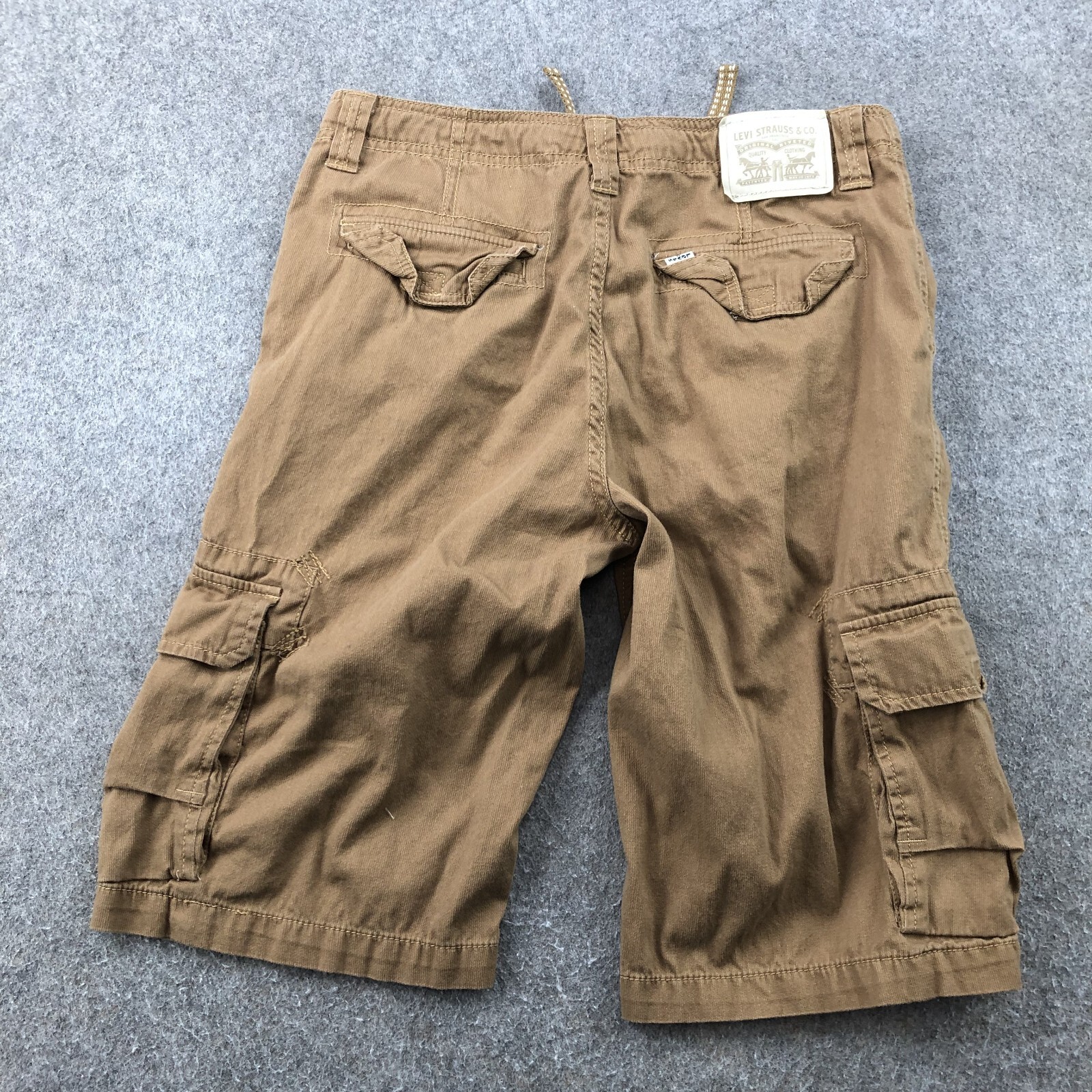 Levis Shorts Boys 18 Reg Beige Cargo Surplus Flat Front 13″ Inseam