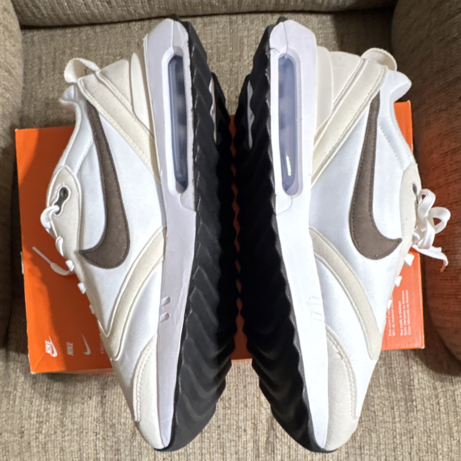 9.5 WMNS Nike Air Max Dawn Phantom Baroque Brown DC4068-102 White/Black Sneakers