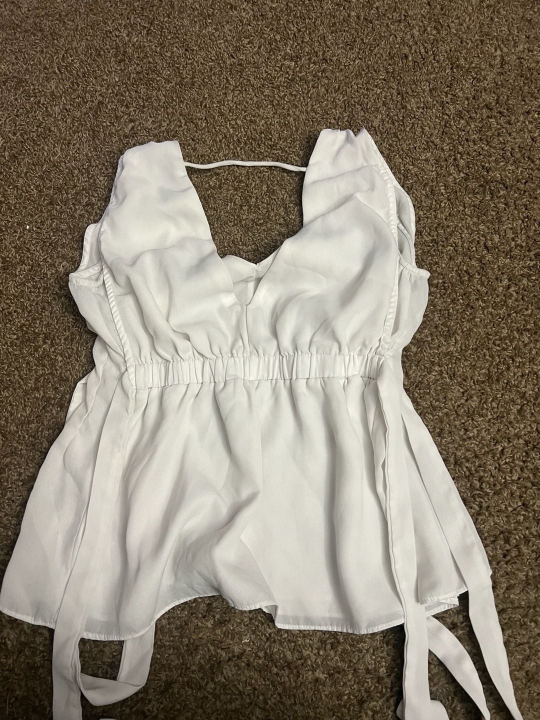 COMME USA White Sleeveless V-Neck Peplum Top with Elastic Waist