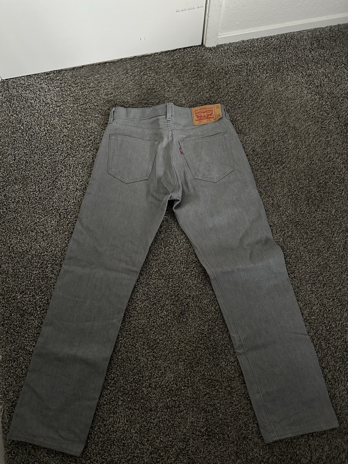 Levi’s Men’s Gray Medium Wash Straight Leg Denim Jeans Mid Rise Button Fly
