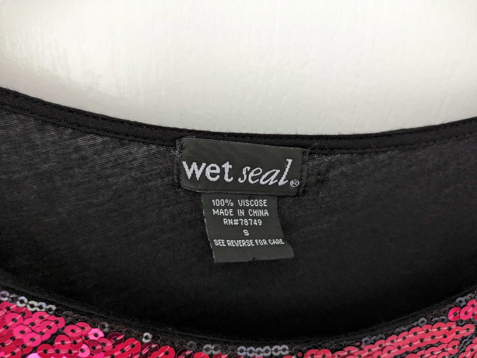 Wet Seal Y2K Embellished Shirt Top T-Shirt Small Junior Black Flower Sequin FLAW