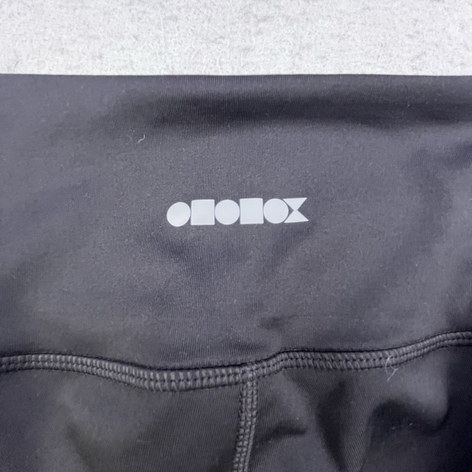 Ododos Leggings Size M Black Cropped Crisscross Waist Activewear Yoga NEW
