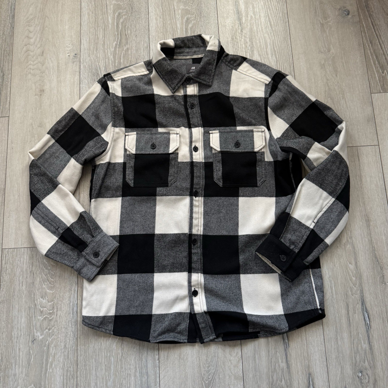 H&M Men’s Black & White Buffalo Plaid Button-Up Shirt Jacket size L