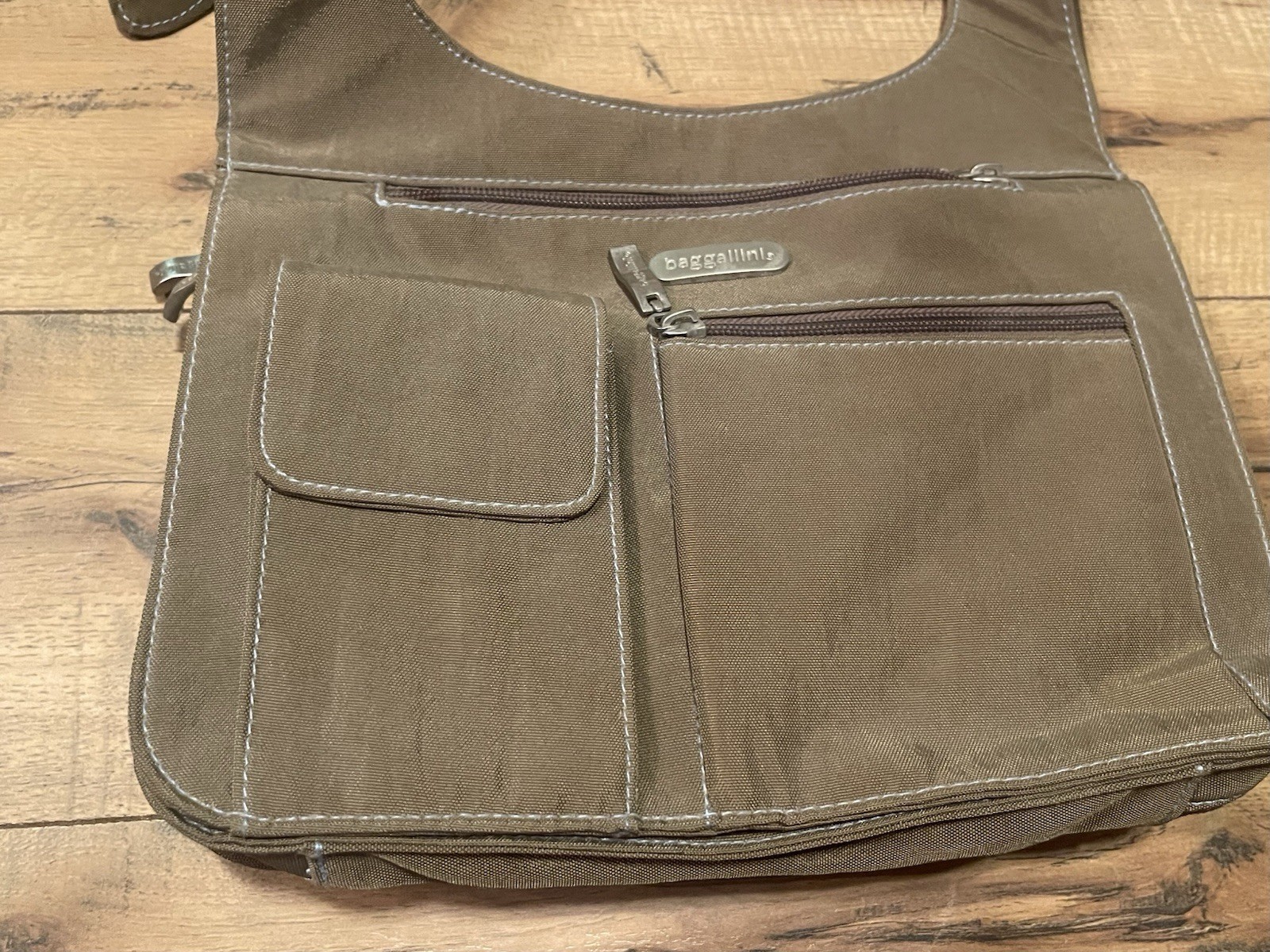 Baggallini Brown Ladies Cross Body Bag Expandable Sides ~ NEW WITHOUT TAGS