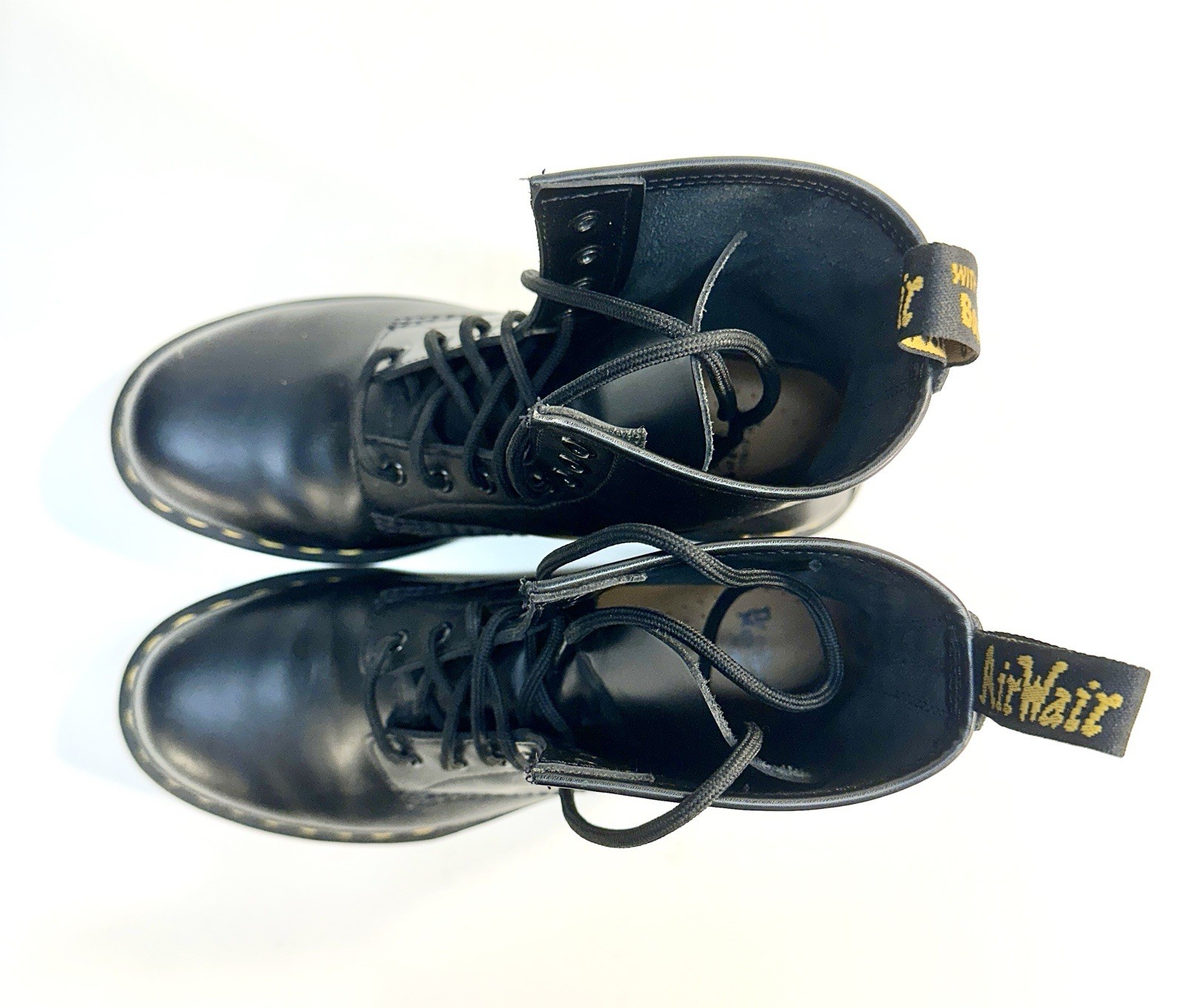 Dr. Martens 1460 Black Smooth Leather 8-Eye Boots US Women’s 9 / Men’s 8 UK 7 EU