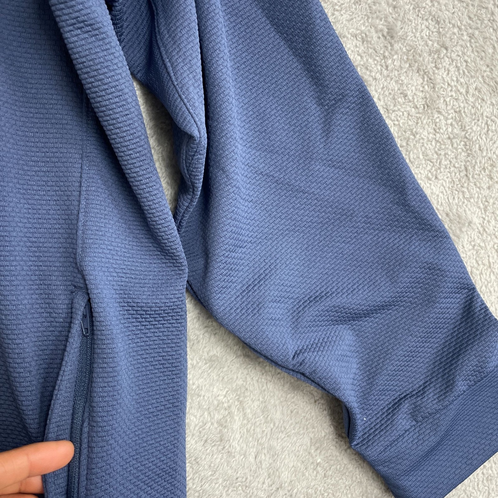 NEW Bench Men’s L Blue Full-Zip Mock neck Quick Dry Sweatshirt
