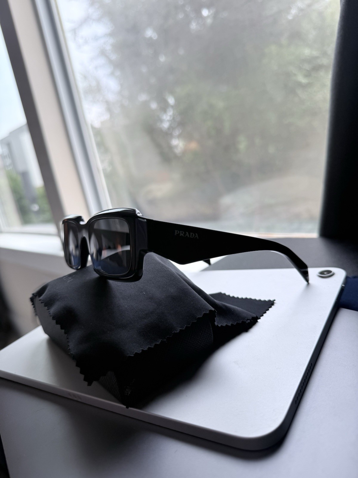 Prada SPR 27Z 16K-08Z Black Rectangular Sunglasses w/ Case & Cloth Authentic