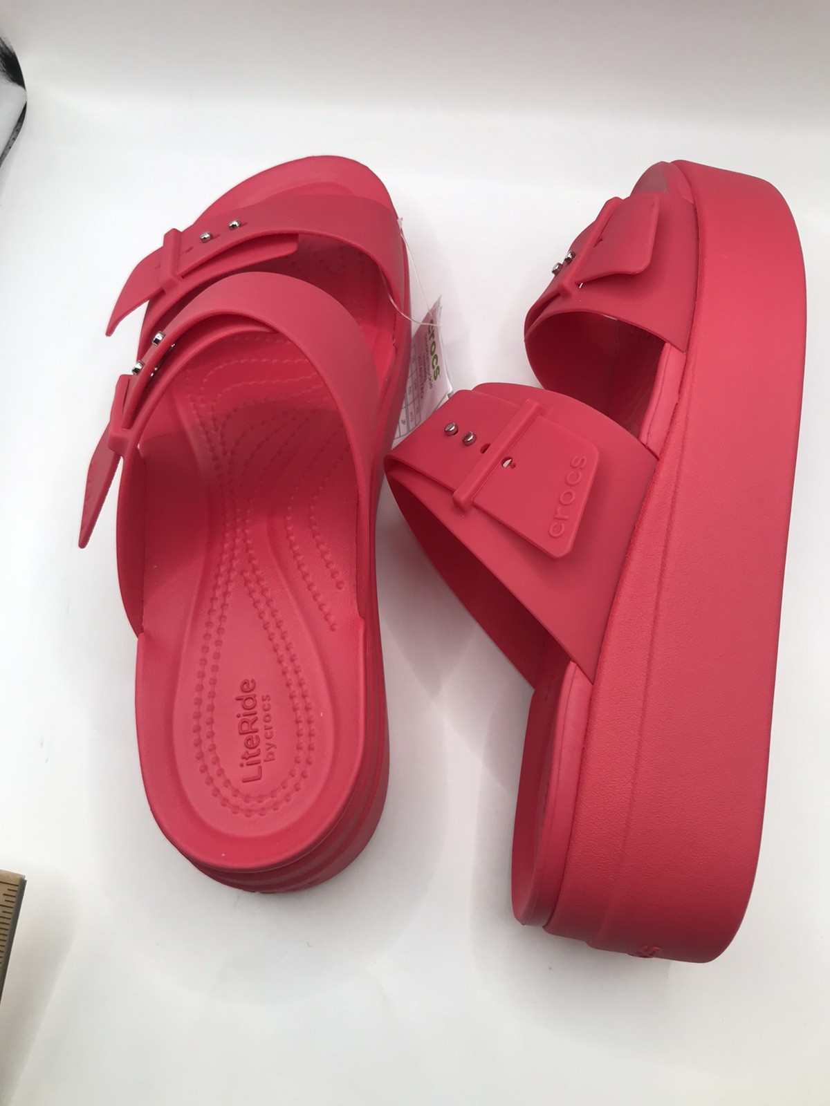 WOMEN’S CROCS WATERMELON RED BROOKLYN BUCKLE LOW WEDGE SLIDE SANDAL SIZE 10 NWT