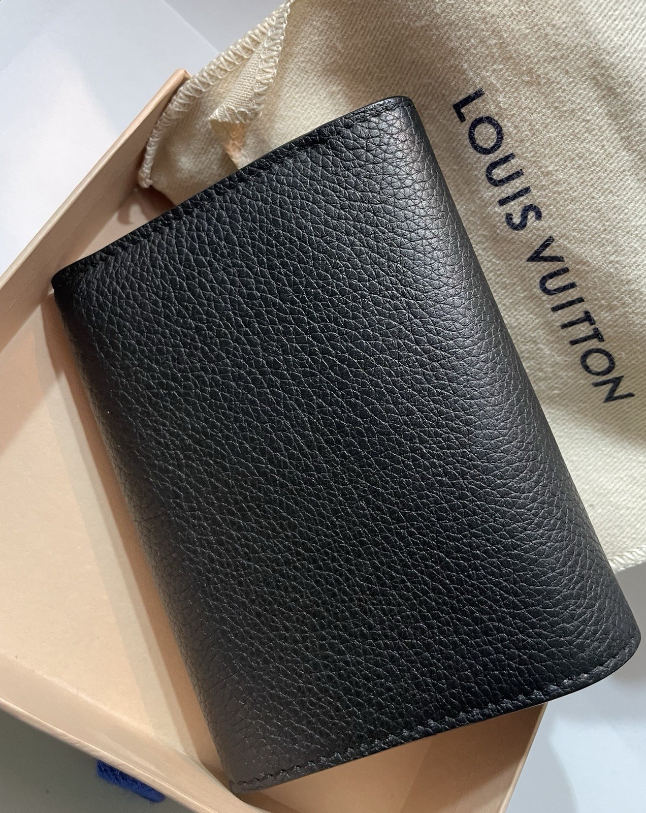 Louis Vuitton Women’s Black Trifold Wallet LV Logo Zip Pocket Credit Card