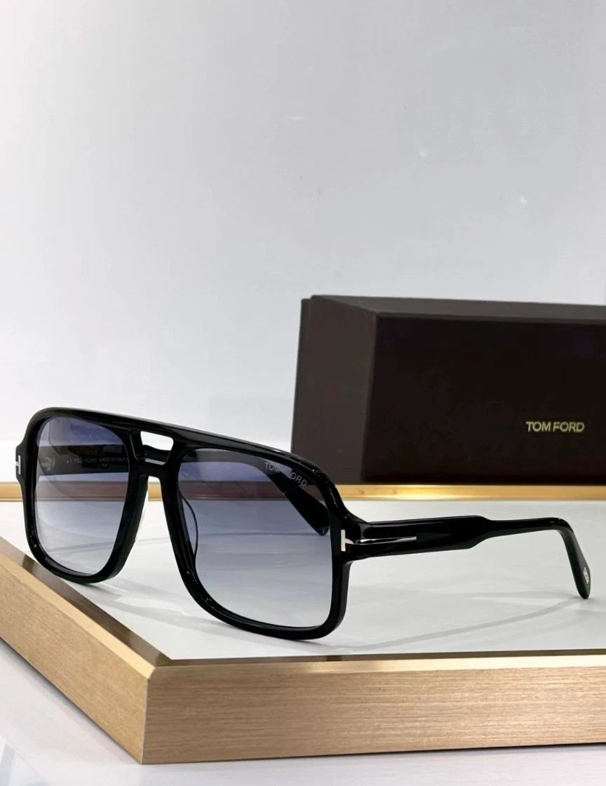 Tom Ford Falconer Sunglasses TF884 Black/Light Gray 60-18-140mm With Case New