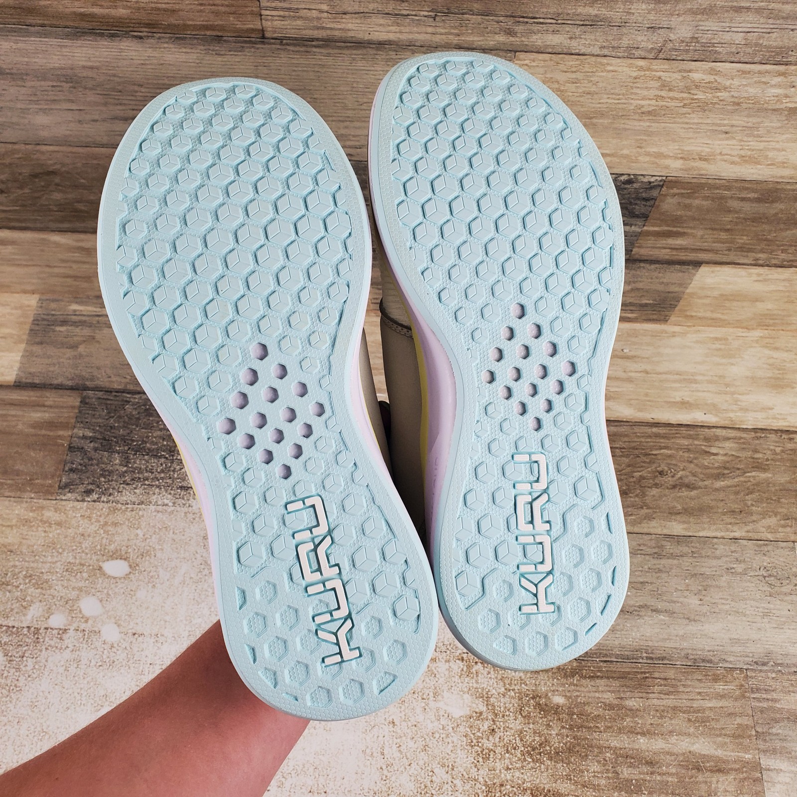 Kuru Atom Womens Shoes Sz 7.5 M Running Bright White Ice Blue Lace Up Sneakers