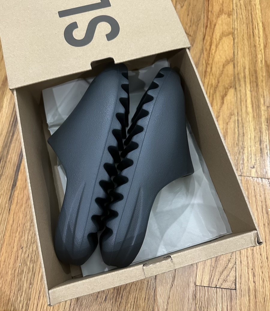 adidas Yeezy Slide Dark “Onyx” ID5103 Black Slides Men’s 11