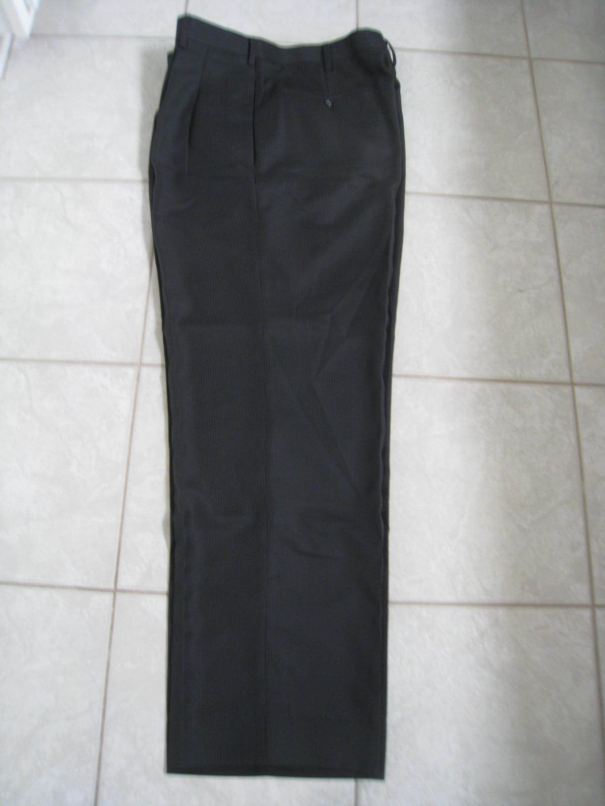 Merona Pleated Dress Pants Men’s Size 36X31 Black Striped