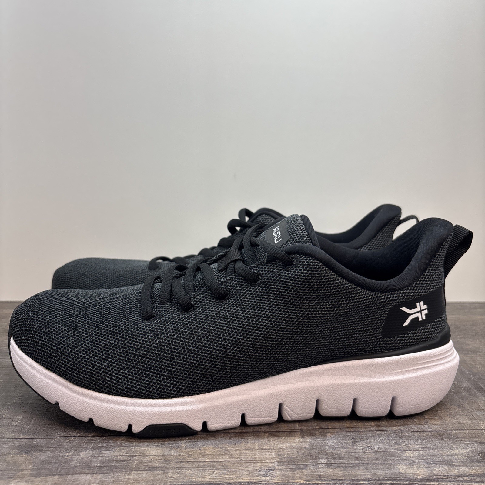 Kuru Flex Via Women’s 9.5 Sneaker Jet Black White Mesh Lace Up Shoe Running