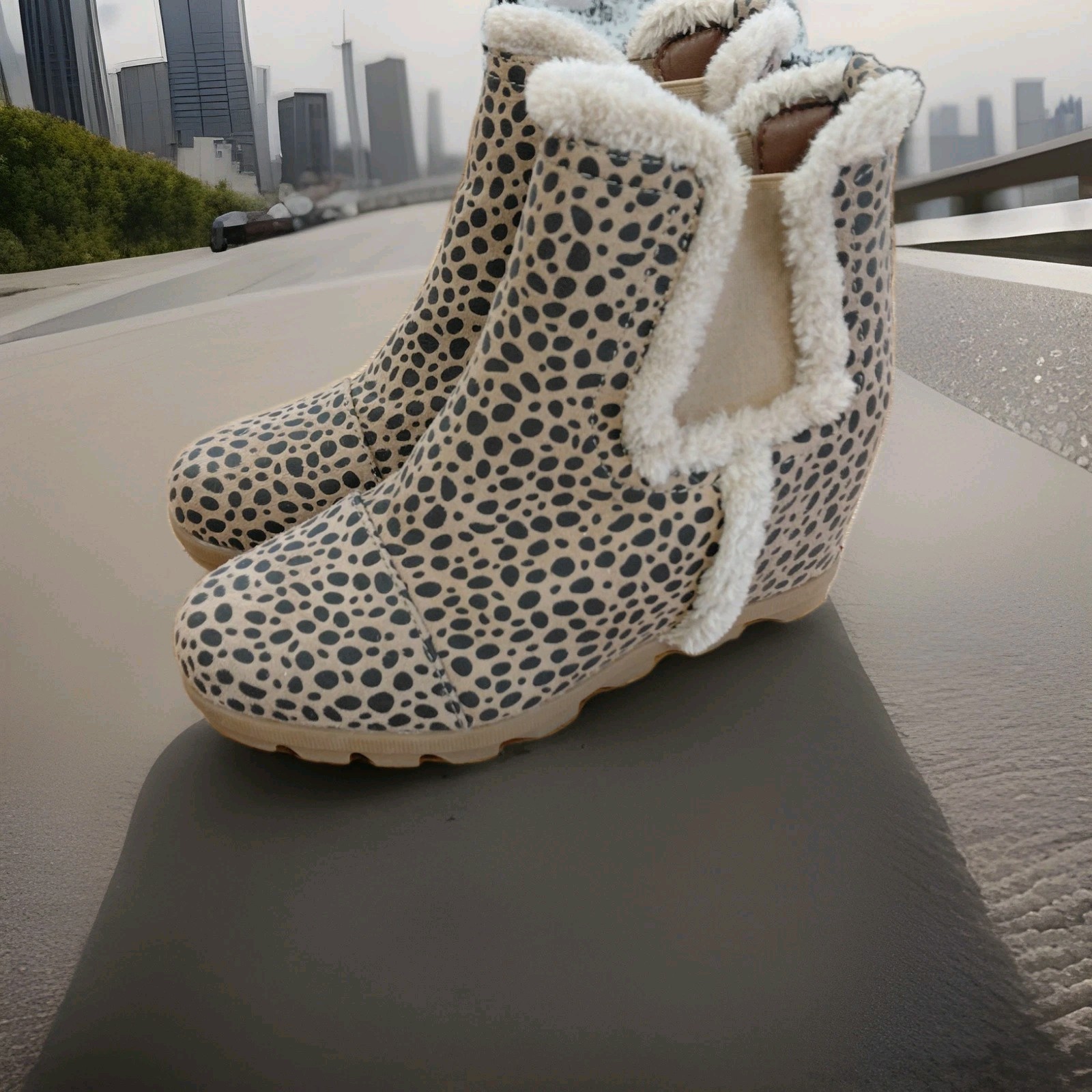 Sugar Haylei Wedge Booties Women’s Size 7.5 M Animal Print Hidden Heel Faux Fur