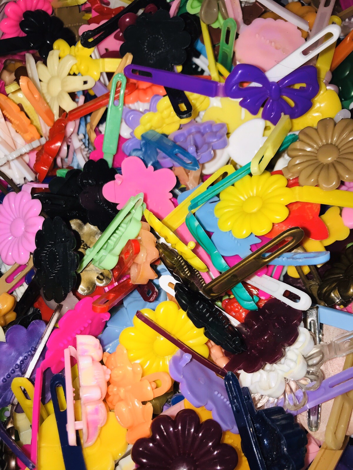 Mixed Random 20 Pc Lot Multi Color Hair Barrettes