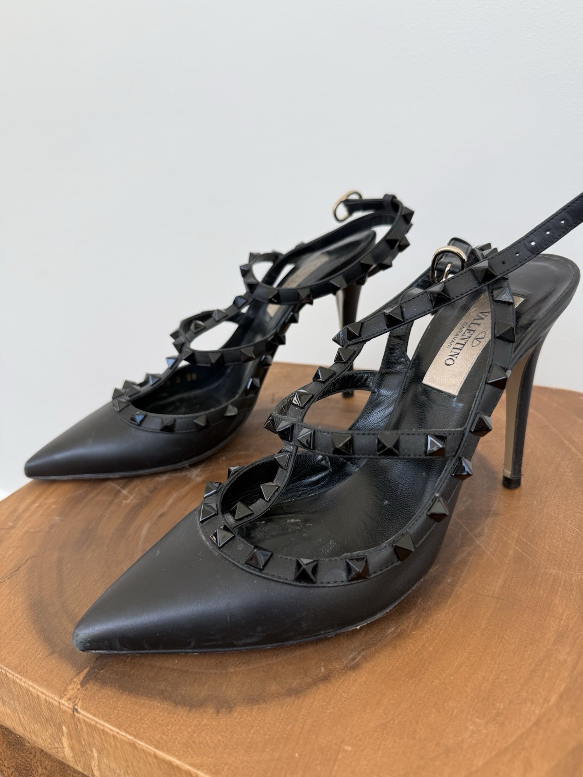 Valentino Garavani Rockstud Black Leather T-Strap Pumps Heels EU 38 100mm