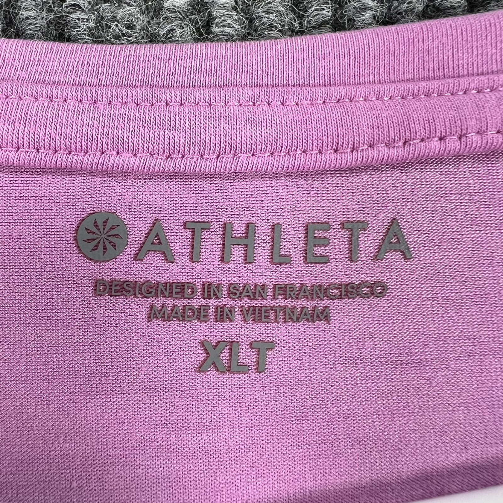 Athleta Shirt Womens XLT Extra Large Tall Purple Short Sleeve Solid Scoop Neck
