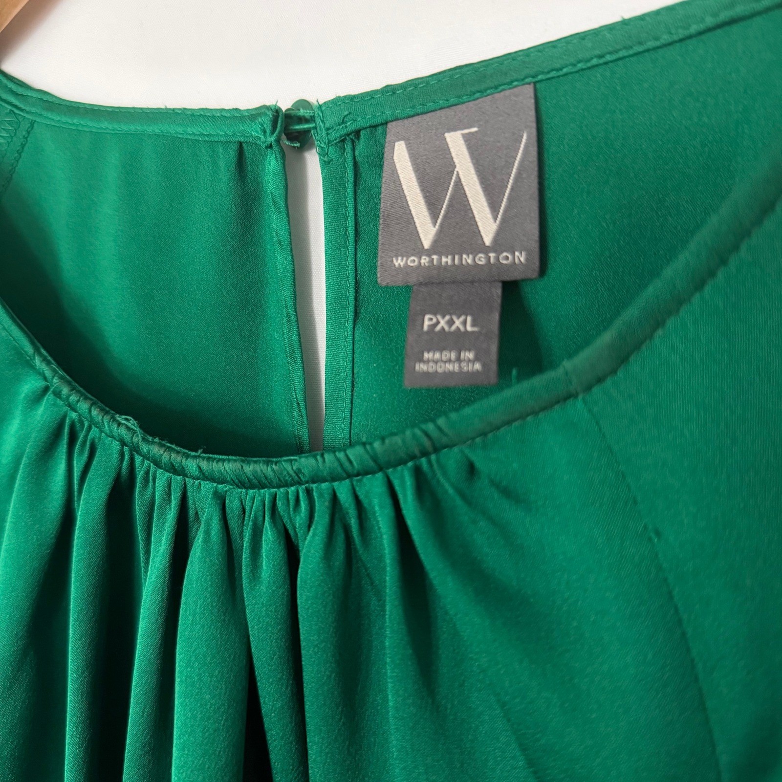 Worthington PXXL Green Blouse Smocked Cuff Ruffle Sleeve Career Elegant