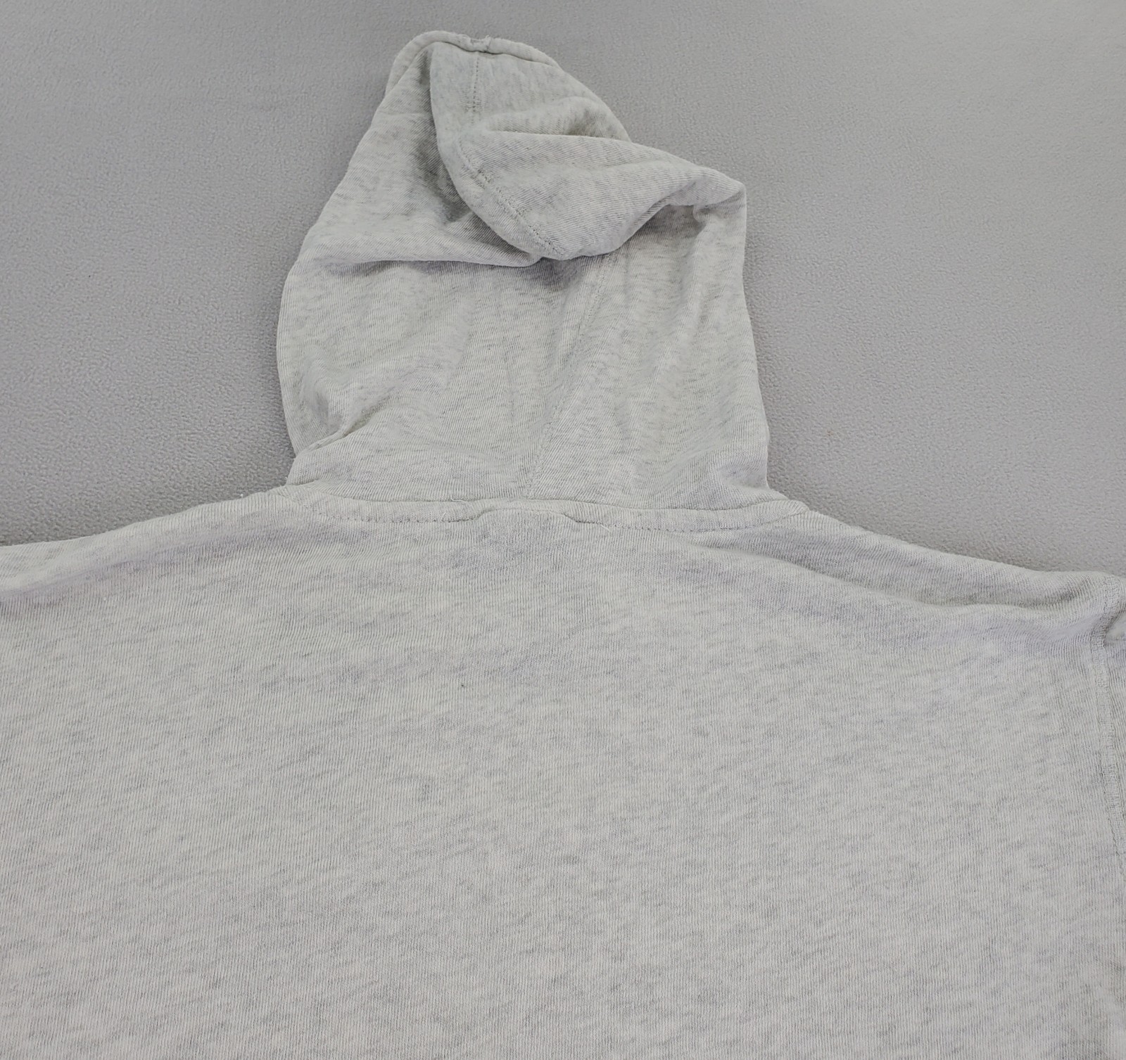 Buc ees Hoodie Womens M Light Gray Camo Logo V Neck Raw Edge Distressed Bucees