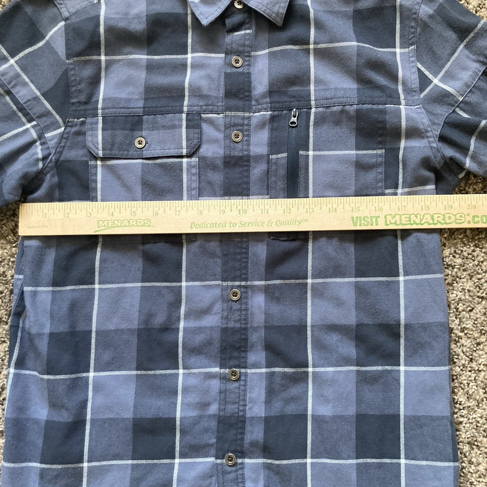 Wrangler ATG Shirt Men Medium Blue Plaid Flannel Button Up Elbow Pads Zip Pocket