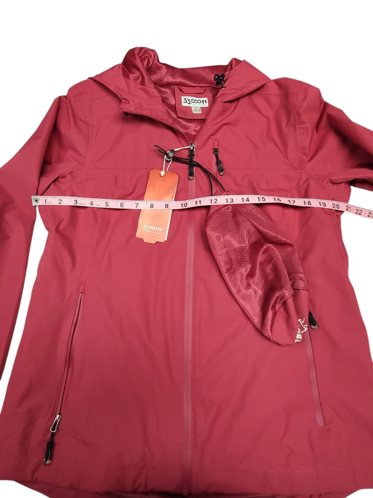 NWT 33,000 Ft Hooded Rain Jacket Medium Packable Sealed Seams Water & Wind Proof