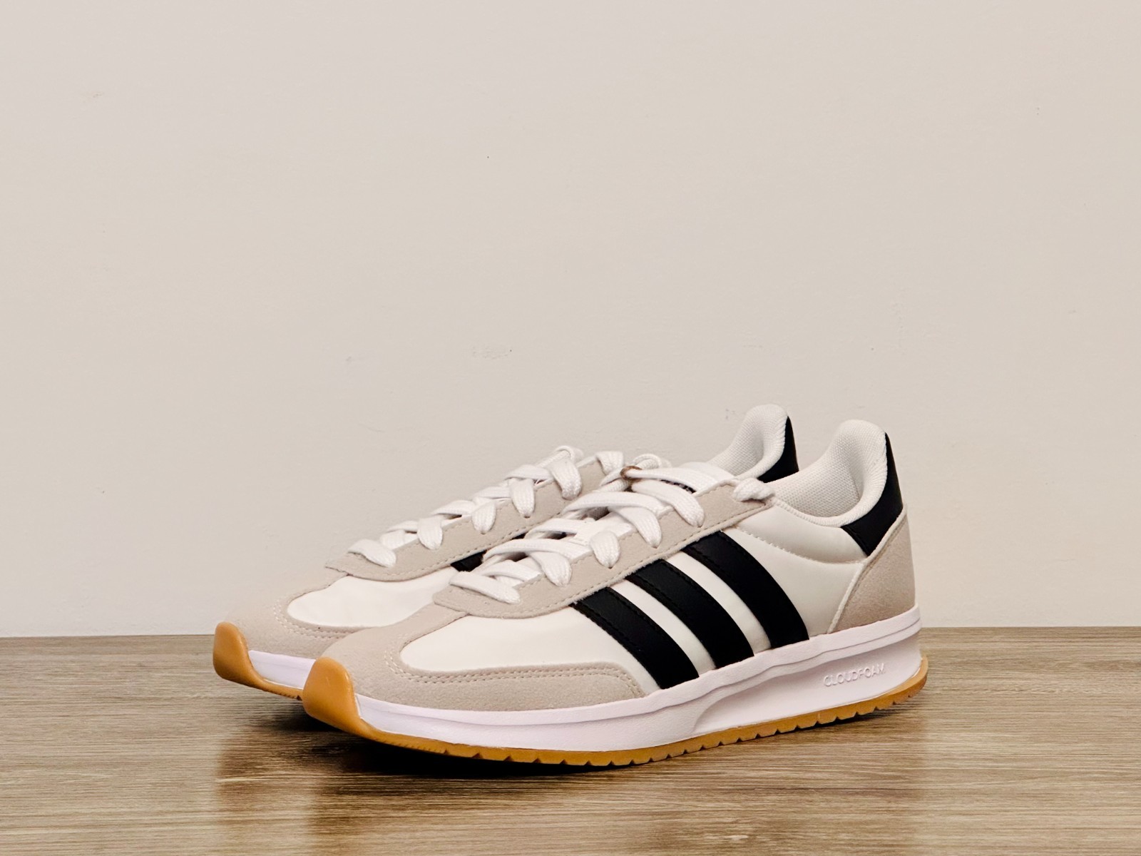 Adidas Run 70s 2.0 – White Black Grey 5.5Y / 6.5W New JI2266