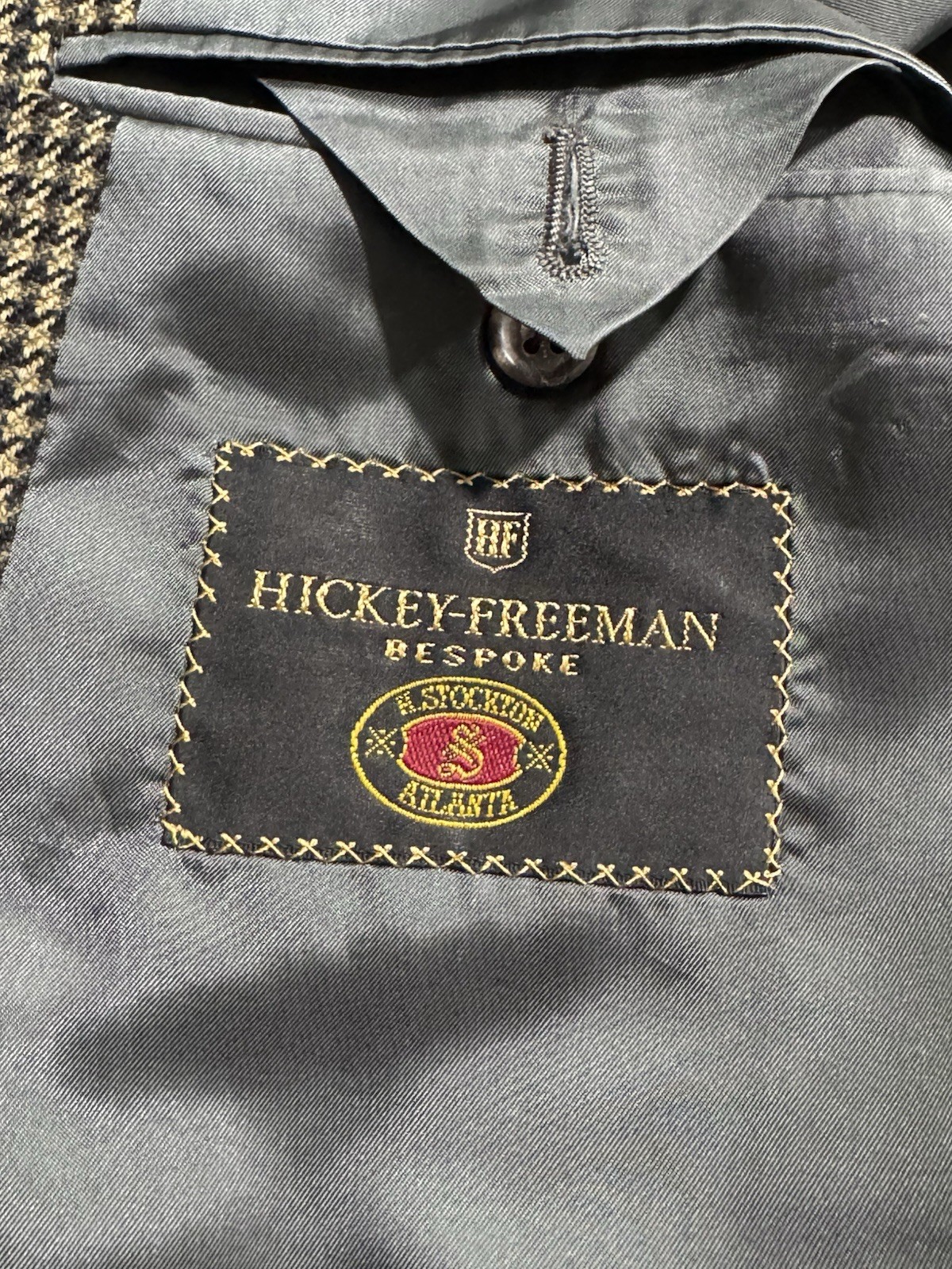 Hickey Freeman Bespoke Houndstooth Blazer. Brown Measurements in Pictures