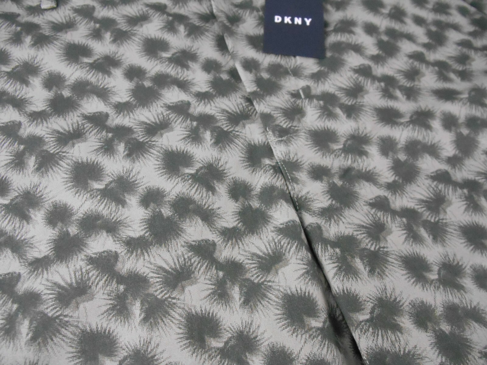 DKNY Mens Shorts 38W Modern Flat Front 9″ Inseam, Light & Forest Green 38 W NWT