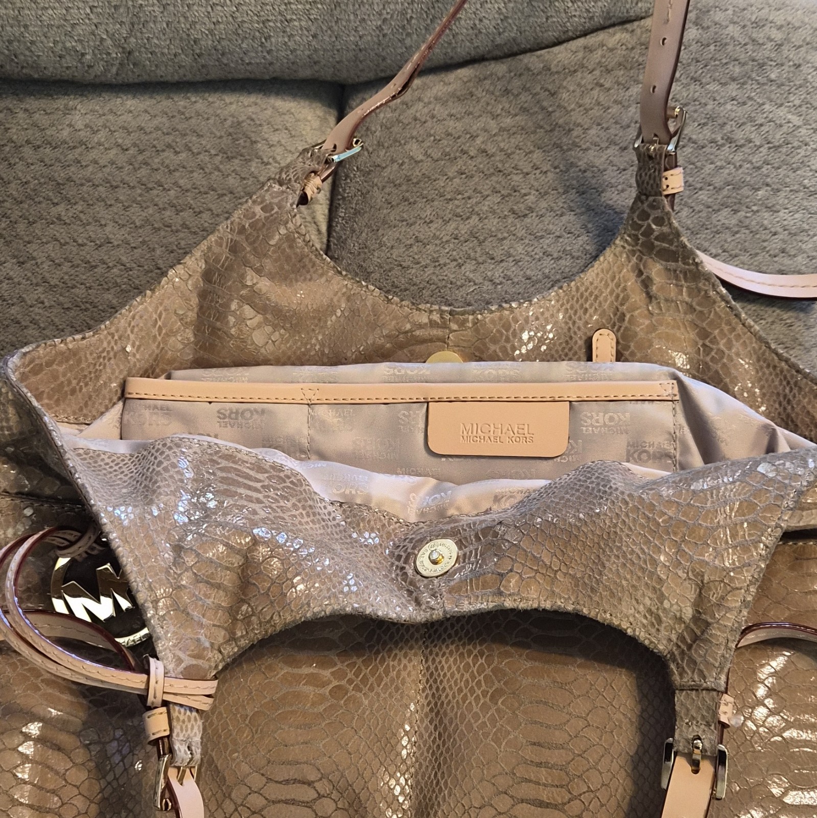 Michael Kors Brown Animal Print Shoulder Bag Gold Hardware Logo Charm Magnetic