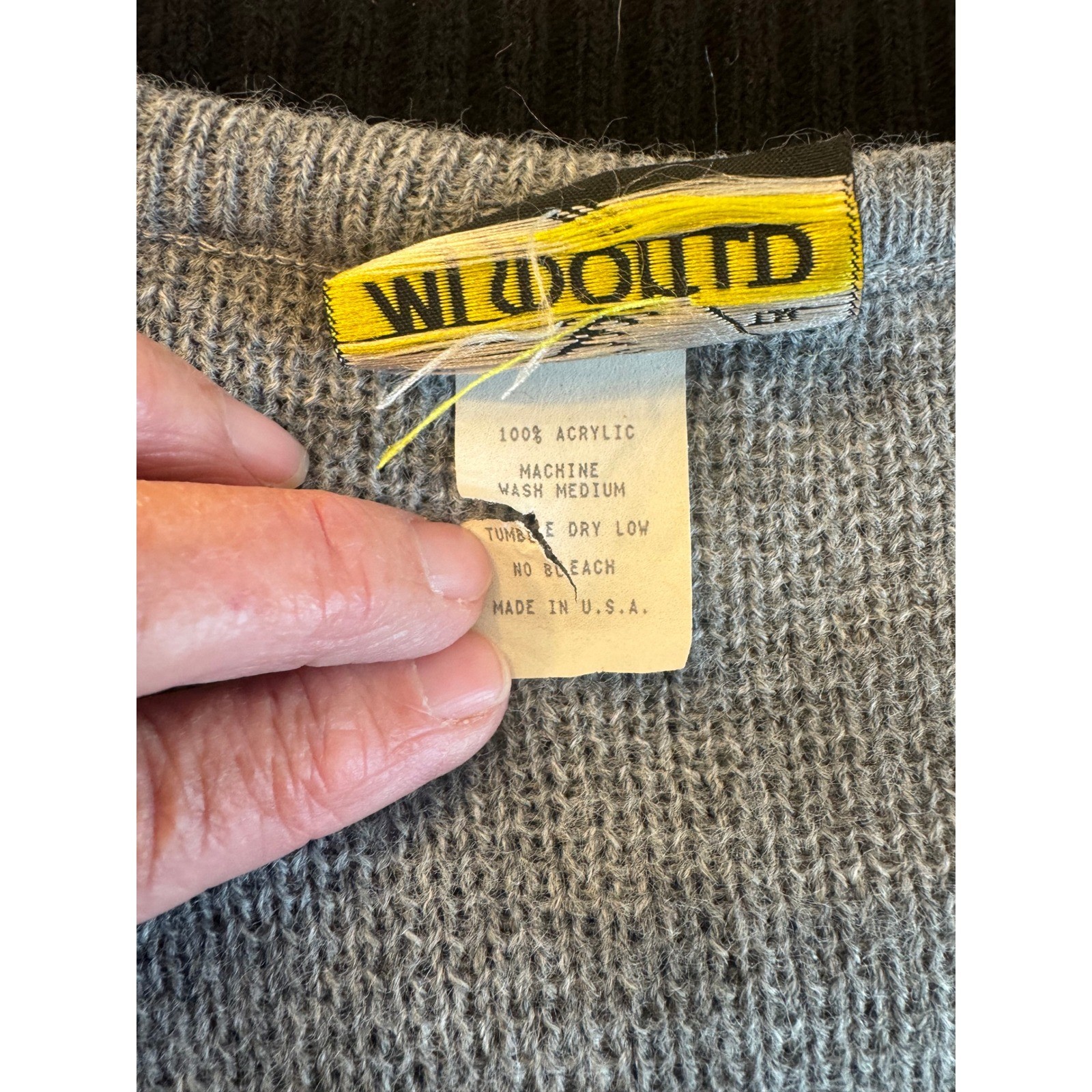 Vintage Mens Fair Isle V Neck Sweater Vest Gray Black Preppy Argyle Holiday Knit