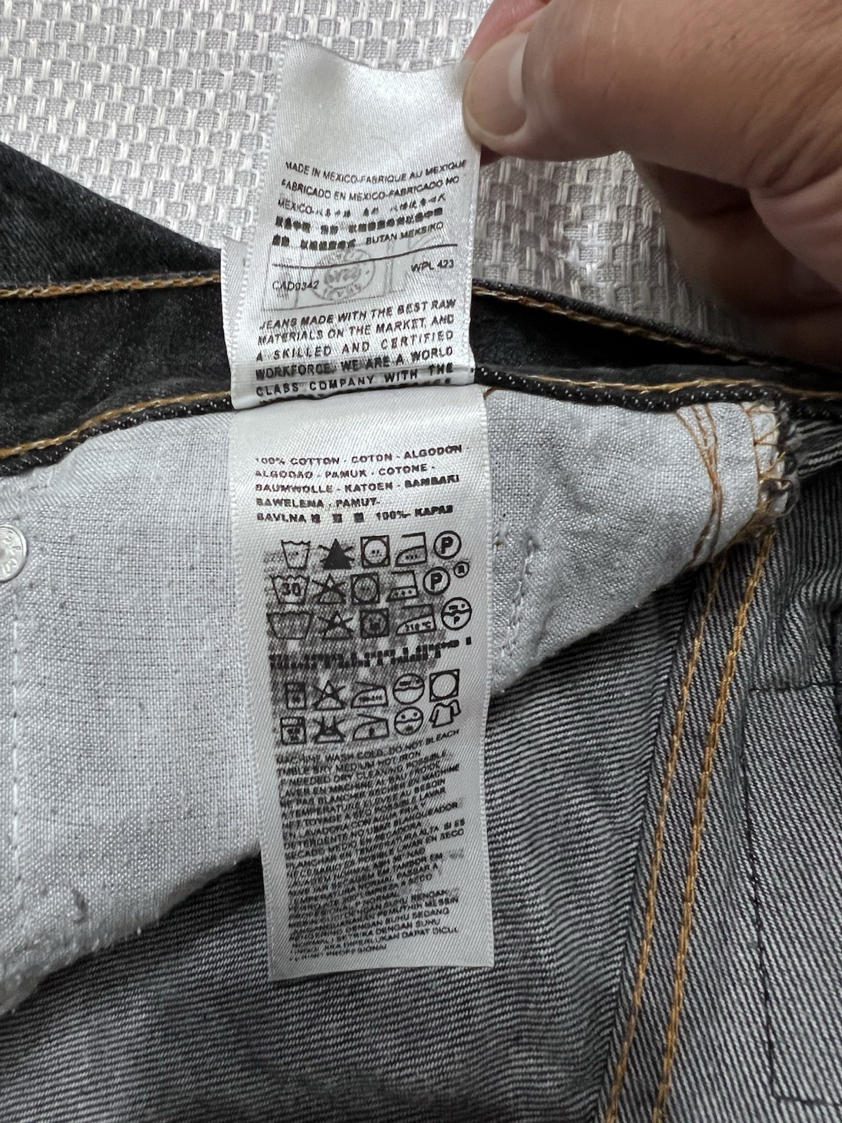 Levi’s 501 Original Fit Jeans Men’s 42×30 Black Wash Button Fly Made in Mexico