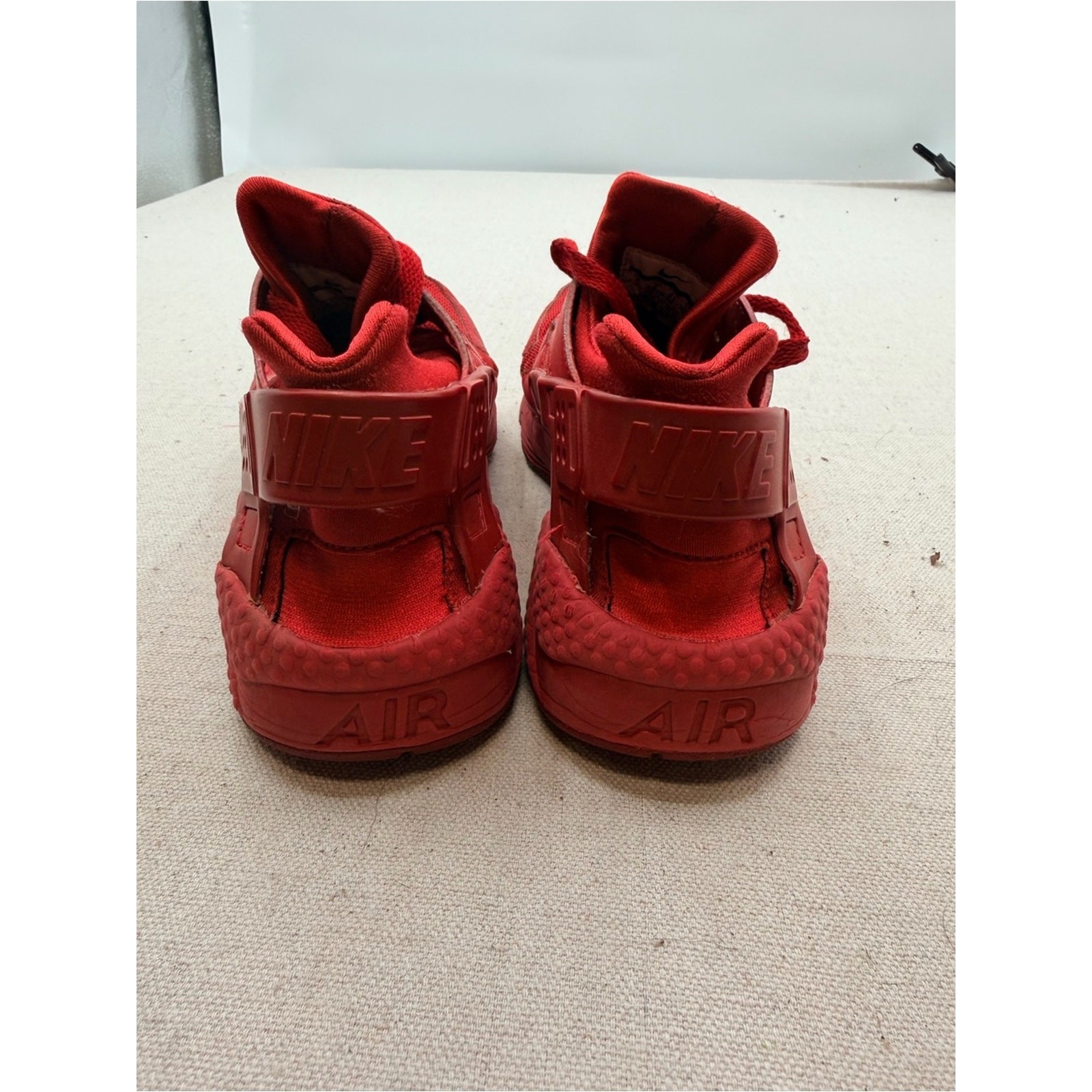 Nike Air Huarache Triple Red