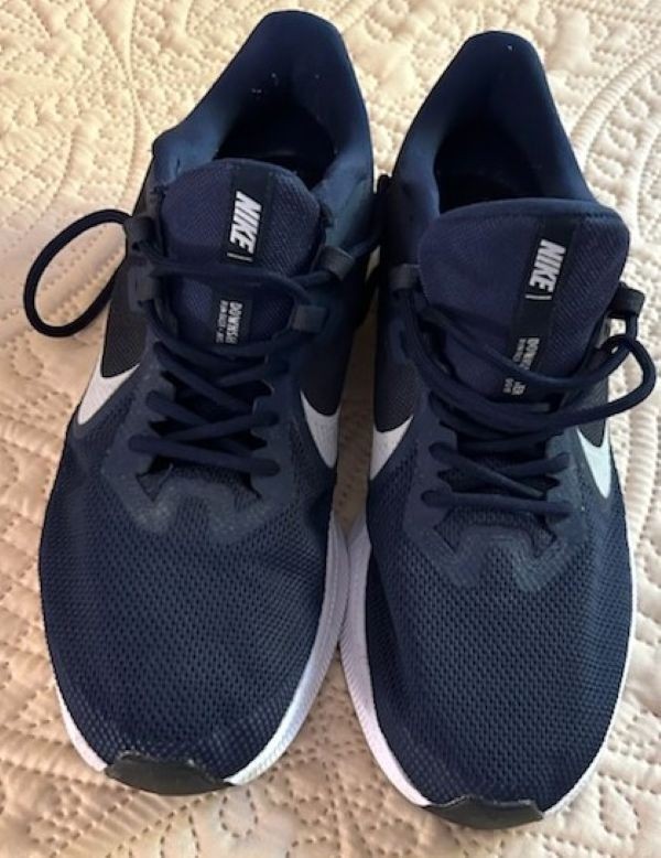 NIKE MEN’S DOWNSHIFTERS SIZE 11.5 IN MIDNIGHT BLUE