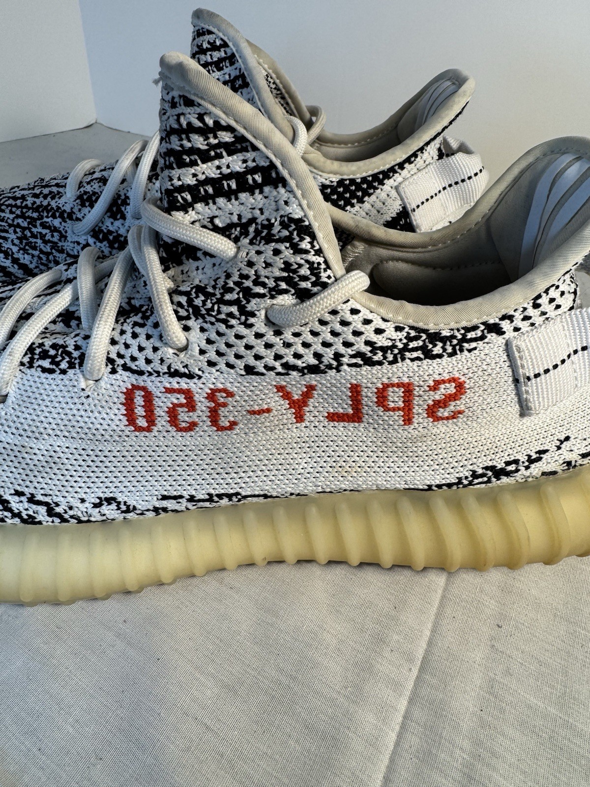 Size 9.5 – adidas Yeezy Boost 350 V2 Low Zebra
